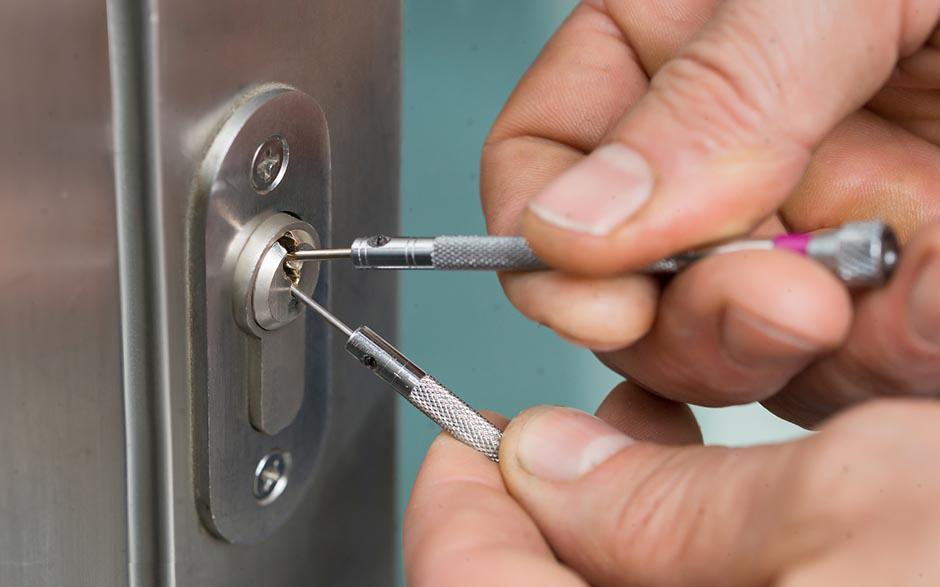 changer serrure de porte Paris 19