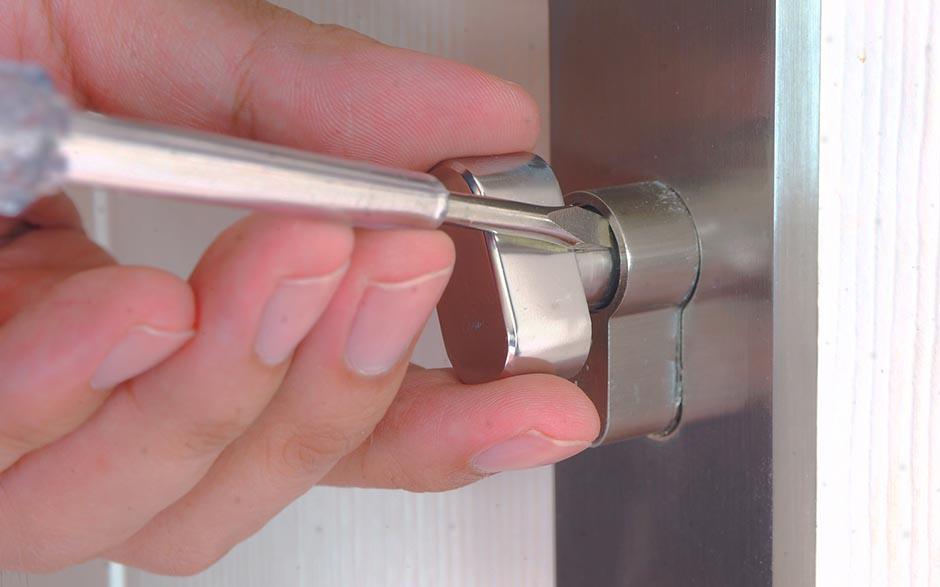 comment ouvrir une porte d'entrée bloquée Marseille 7
